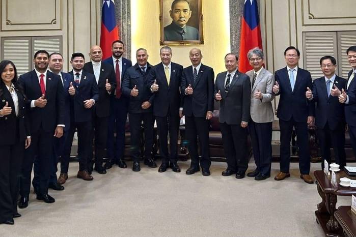Visita parlamentaria a Taiwán: Cedeño destaca intercambio legislativo y cooperación.