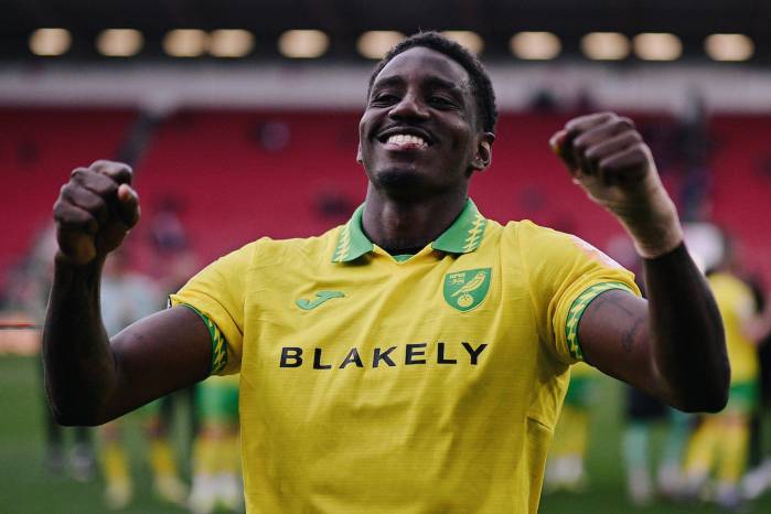 El defensor panameño, José Córdoba.