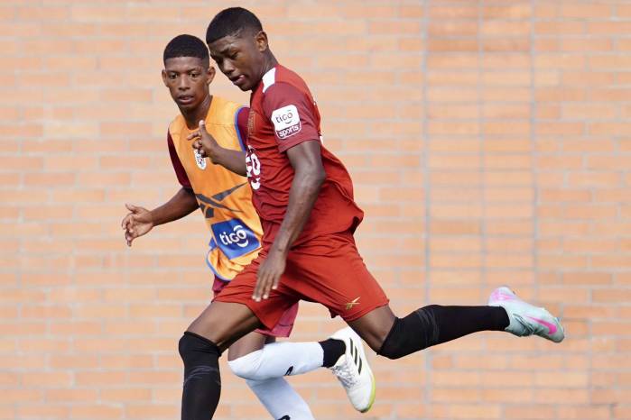 La selección sub-17 de Panamá disputó un duelo amistoso contra el equipo Prom del Tauro.