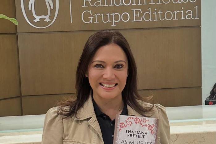 Pretelt publica bajo el sello Penguin Random House.