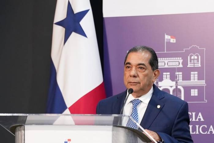 Ventura Vega Osorio, ministro de Educación.