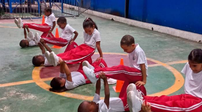 El trabajo gimnástico es uno de los primeros en la actividad física en las escuelas.