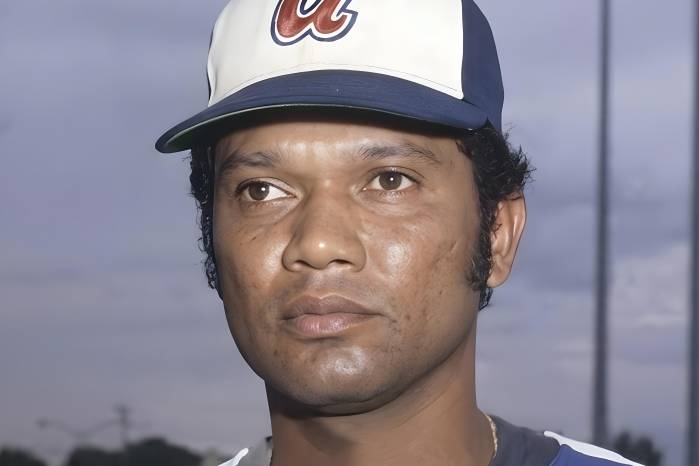 A partir de su llegada a Atlanta, continuó su desarrollo en las sucursales del equipo hasta 1968, año en el que regresó a las Grandes Ligas con los Bravos.