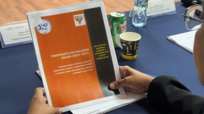 Los trabajadores y empresarios deben llegar a un consenso para una nueva propuesta del salario mínimo.