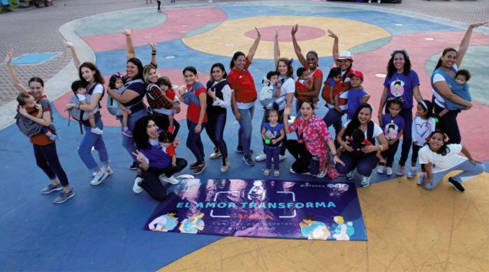 En Panamá existe la asociación Apapca, que promueve la crianza en brazos.