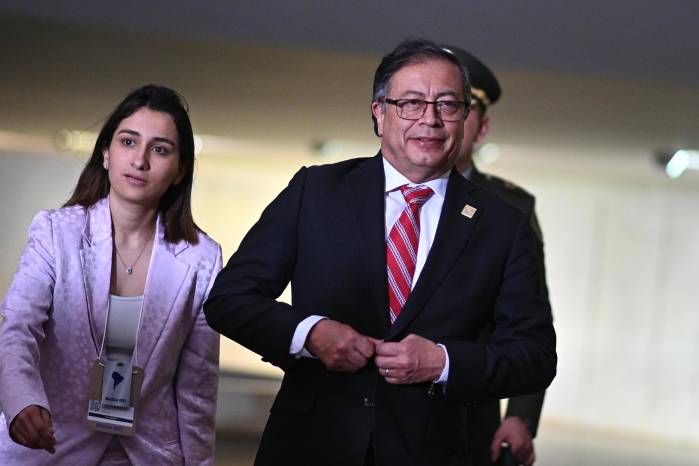 Petro y la excanciller Laura Sarabia negaron que el Ejecutivo hubiera solicitado “algún tipo de privilegio” para González.