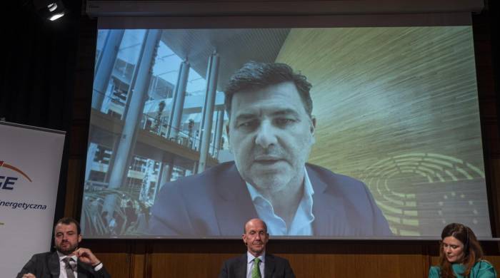 Imagen de archivo de el negociador jefe por parte de la Eurocámara, Nicolás González Casares (PSOE), pantalla.