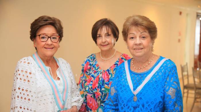 Mecha De Moreno, Irene de Thalassinos y Hayde De García.