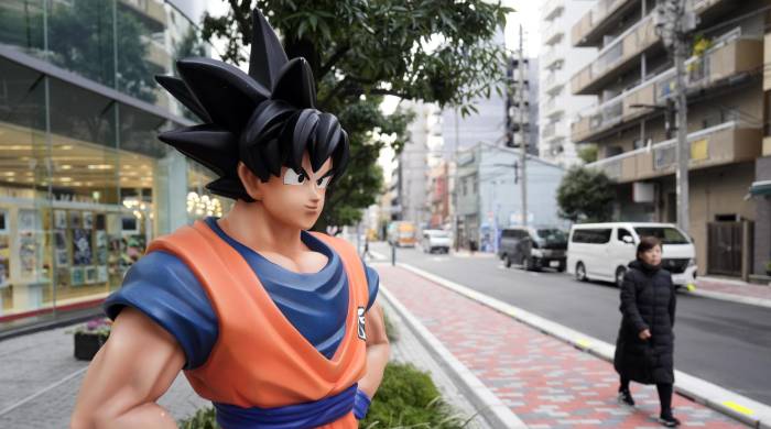 Una estatua de Goku, personaje protagónico de la serie animada de manga 'Dragon Ball' y creada por el dibujante japonés Akira Toriyama.