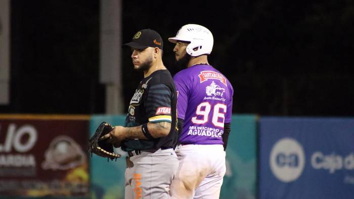 Bocas del Toro y Coclé se enfrentan por la gloria máxima del béisbol mayor.