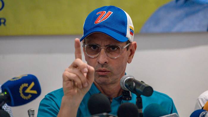 Fotografía de archivo del candidato a diputado del Parlamento de Venezuela Henrique Capriles.EFE/ Henry Chirinos