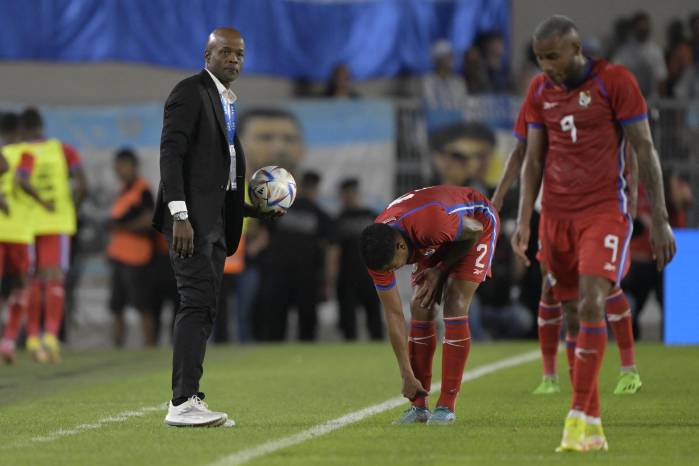 Jorge Dely Valdés también llegó a ser técnico interino de la selección de Panamá.