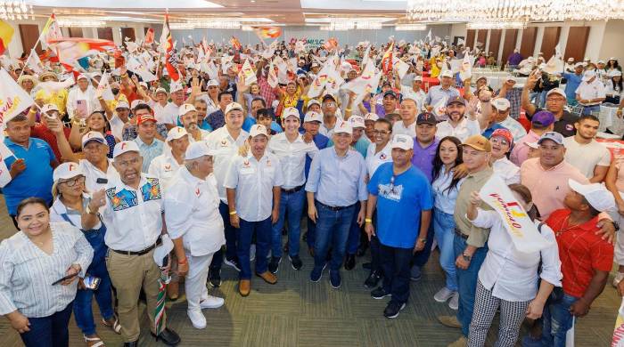 Un número considerable de miembros del Molirena ha decidido respaldar la candidatura de Rómulo Roux.