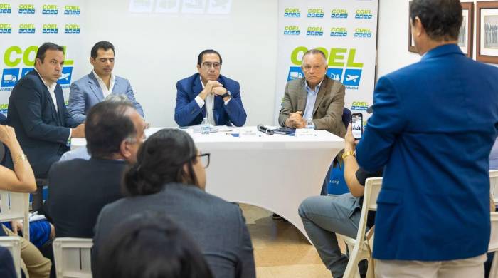 Martín Torrijos se reunió con directivos del Consejo Empresarial Logístico (COEL), a quienes les explicó su propuesta para desarrollar el sector logístico del país.