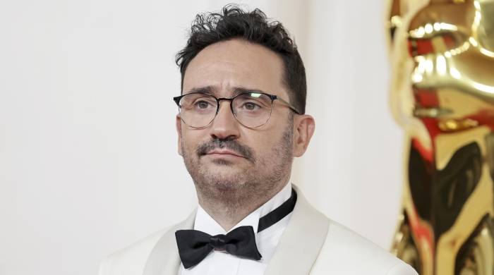 El cineasta español Juan Antonio Garcia Bayona a su llegada a la alfombra roja de la 96 edición de los premios Óscar, este 10 de marzo de 2024, en el Dolby Theatre de Los Ángeles (EE.UU.).