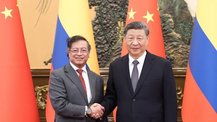 Presidentes de Colombia, Gustavo Petro junto al jefe de Estado Xi Jinping de China.