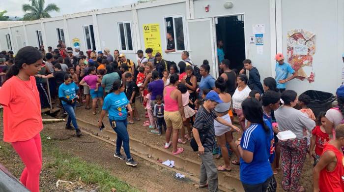 En la imagen, tomada el año pasado, se observa la cantidad de migrantes que se concentran en uno de los centros de recepción que se han instalado en la provincia de Darién.