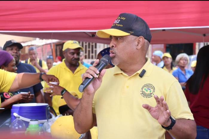 Alberto Díaz Ramos, secretario general de la Asociación Movimiento Gremialista de Educadores de la República de Panamá (Asomegrorp).