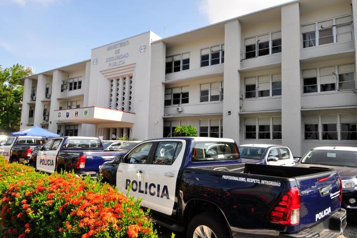 El Ministerio de Seguridad Pública impulsará procesos de contratación para adquirir equipos de protección, armas, municiones y herramientas especializadas mediante un procedimiento reservado.