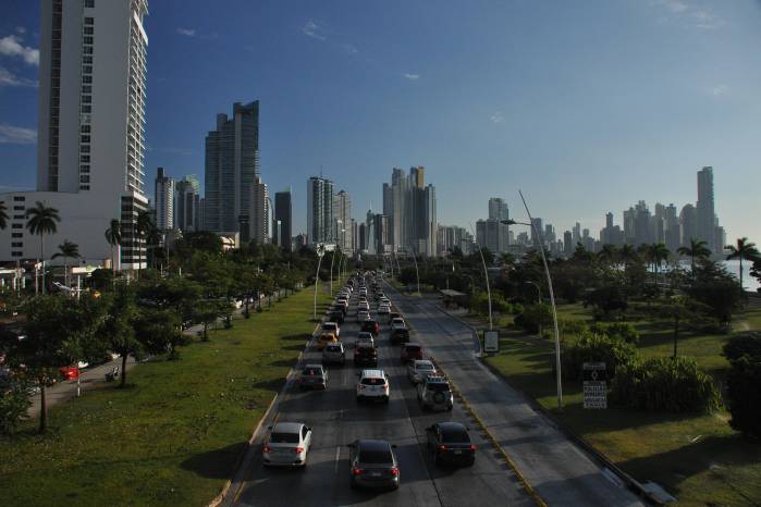 En cuanto al Fondo de Ahorro de Panamá, la ley lo menciona únicamente como fuente de respaldo en situaciones excepcionales.