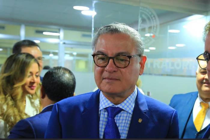 Anel “Bolo” Flores, contralor general de la República.
