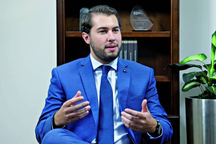 Durante su entrevista con La Estrella de Panamá, Daniel del Valle donde abordó el rol de la juventud en la diplomacia internacional.