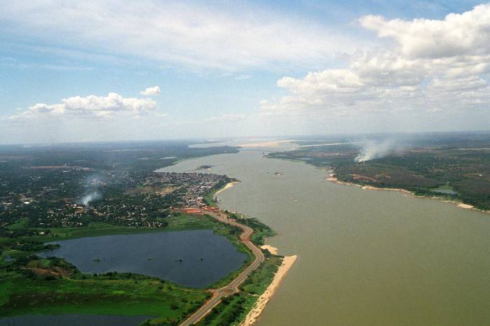 Fotografía de archivo de la vista del río Orinoco, el más importante de Venezuela, con una longitud de2.140 Km, de los que 1.670 kilómetros son navegables.