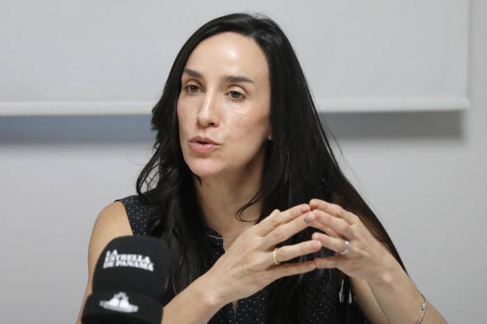 Maria Fernanda Mendoza, coordinadora general del programa de saneamiento de la bahia.