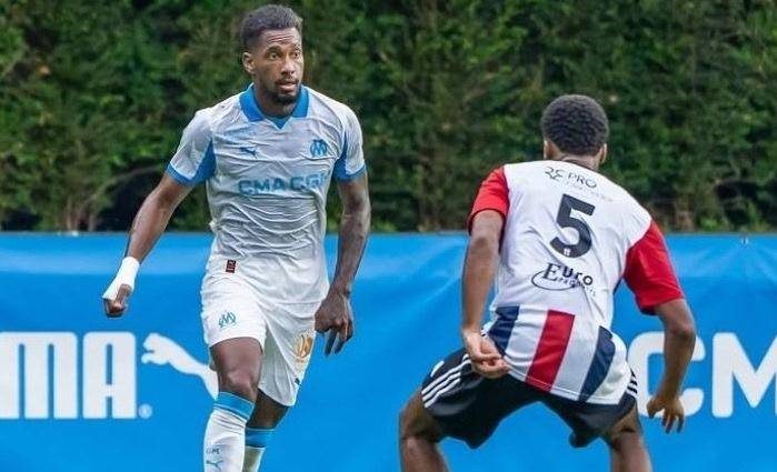 Michael Amir Murillo ingresó de cambio.