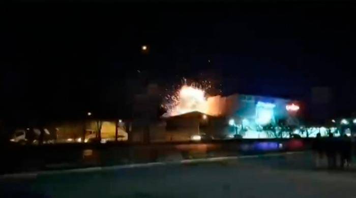 Imagen del momento de una de las explosiones tomada de un video de seguridad.
