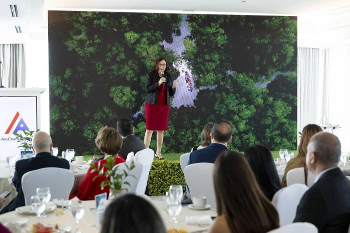 El evento de Amcham contó con la conferencia magistral “Del Conocimiento a la Acción: El Papel de la Ciencia en la Construcción de Resiliencia”