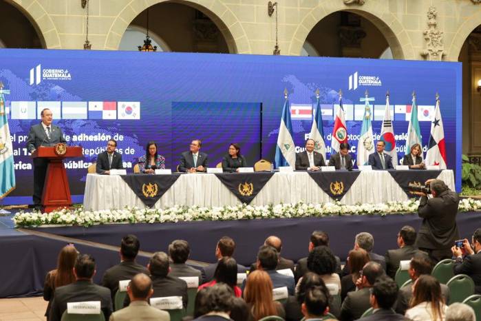 Guatemala se adhiere al TLC de Centroamérica con la República de Corea