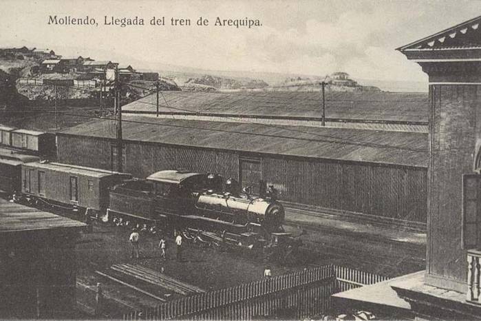Ferrocarril del Sur llegando a Mollendo, Arequipa (1920).