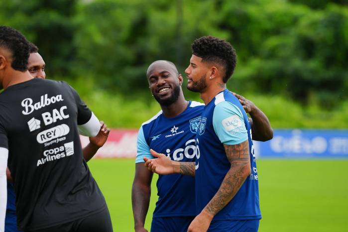 Panamá se mide esta noche a Guatemala desde el estadio El Trébol.