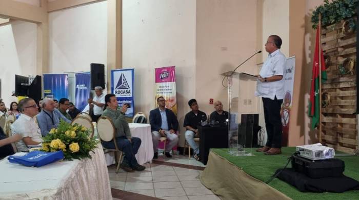 El ministro del Mida, Augusto Valderrama, durante la apertura del primer congreso de arroz.