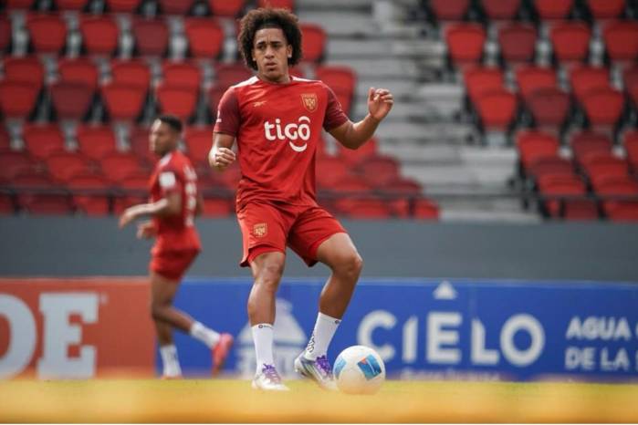 El jugador de la selección de Panamá, Adalberto Carrasquilla.