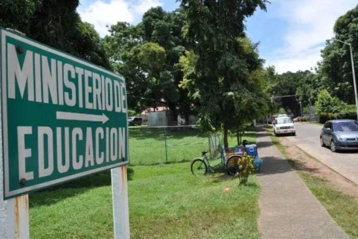 El año lectivo 2027 constará de 44 semanas de actividades académicas y administrativas.