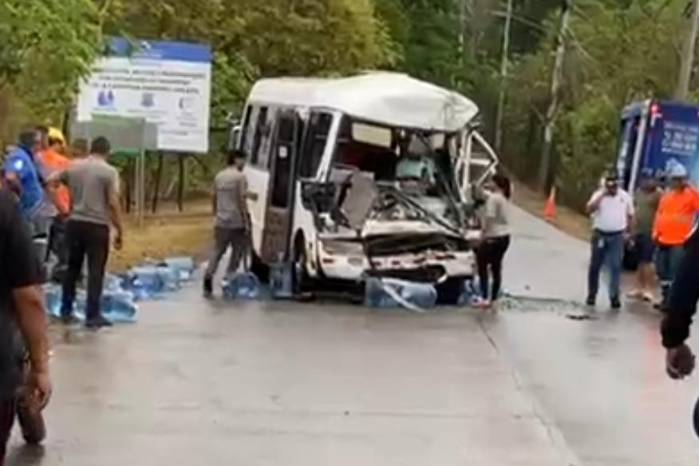 Hasta el momento, no se ha confirmado la cantidad de personas heridas ni la gravedad de las posibles lesiones.