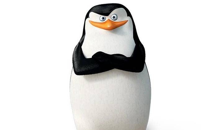 También es la voz del pingüino Skipper, en Madagascar y sus secuelas.