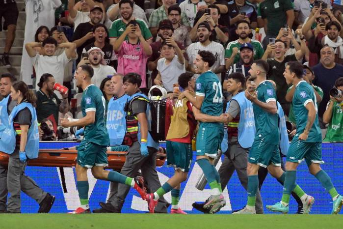 Jugadores de la selección de Irak celebran una de las anotaciones.