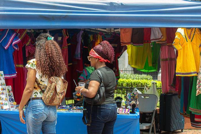 El Parque Cervantes se convertirá en punto de encuentro para emprendedores y artesanos locales.