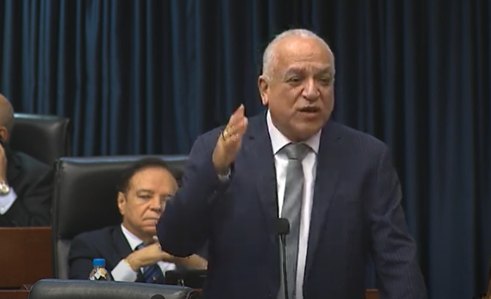 El diputado Luis Eduardo Camacho defendió en el pleno de la Asamblea el nombre de Panamá y cuestionó que Estados Unidos mantenga al país en su lista antidrogas.