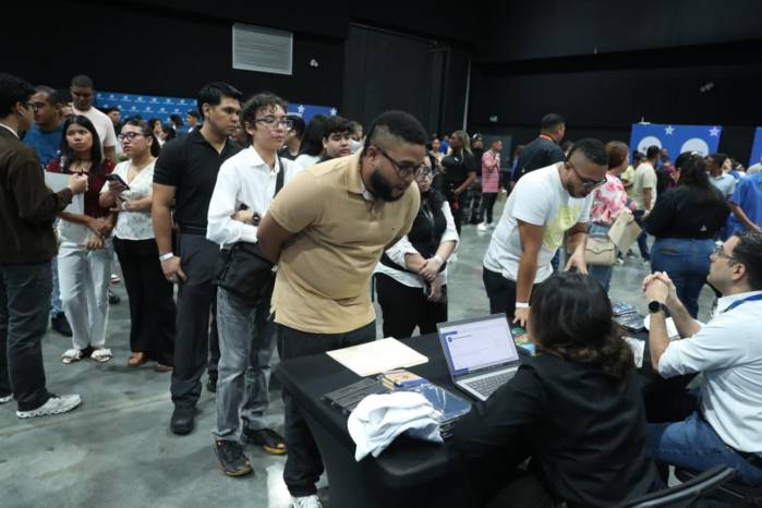 Miles llegan desde distintos puntos del país en busca de trabajo