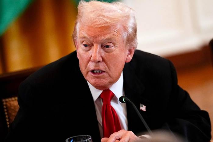 Donald Trump ofrece un cheque de $5.000 si los republicanos ganan