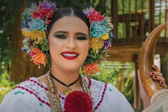 S.M. Itzel Ivethe Bósquez Jaramillo, reina del LIV Festival Nacional del Toro Guapo de Antón
