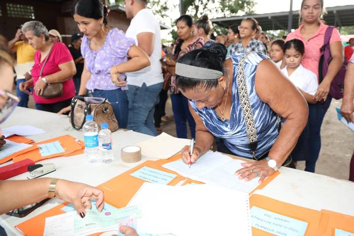 El IFARHU realiza el segundo pago del PASE-U 2025 a estudiantes de primaria, premedia y media.