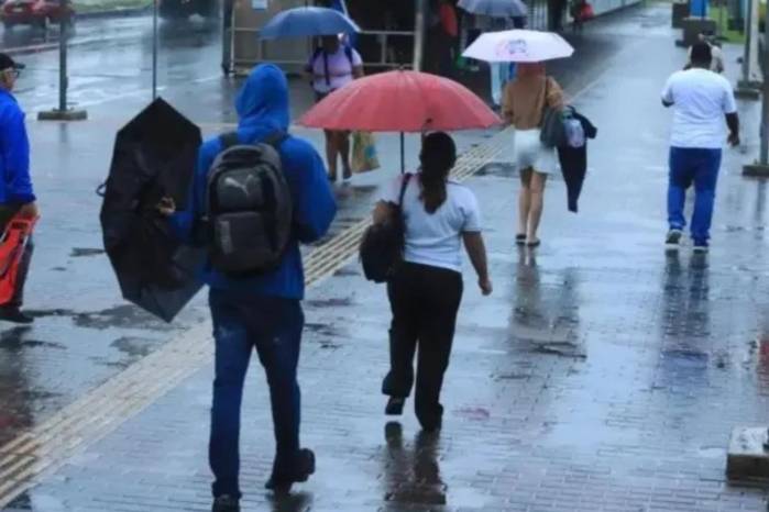 El MHPA alerta por tormentas eléctricas y posibles ráfagas de viento este domingo.