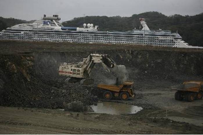 El consorcio le rescindió a Sonama la segunda fase de los trabajos de excavación y remoción de tierra del proyecto de ampliación del Canal de Panamá, argumentando incumplimiento del contrato, lo que niega el gerente de Sonama, Manuel Valiente.