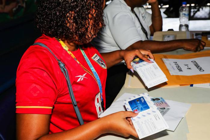 El Mides iniciará con el pago de 120 a los 65 y los otros programas sociales.