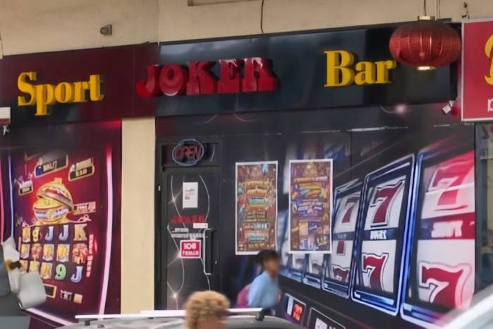 Tres delincuentes asaltan casino en San Miguelito.